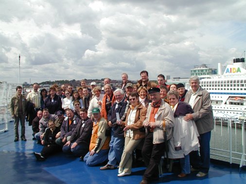 Gruppenfoto bei der Besichtigung der F&auml;hre Kronprins Harald der Color- Line Reederei